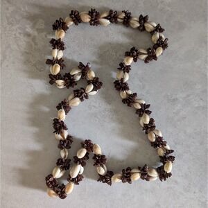 Vintage Cowrie Shell Long Necklace Beach Seashell Lei Hawaiian 70s Jewelry Retro